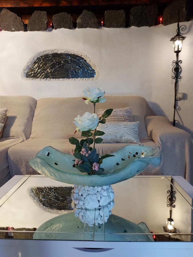 Aloelux Villa ! - Private Villa With Jacuzzi, Cinema ,Massage ,Wonderful View, Art Desing Villa Кониль Экстерьер фото