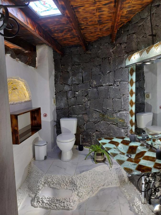 Aloelux Villa ! - Private Villa With Jacuzzi, Cinema ,Massage ,Wonderful View, Art Desing Villa Кониль Экстерьер фото