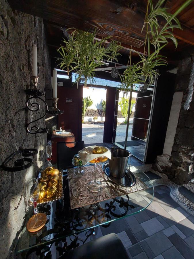 Aloelux Villa ! - Private Villa With Jacuzzi, Cinema ,Massage ,Wonderful View, Art Desing Villa Кониль Экстерьер фото